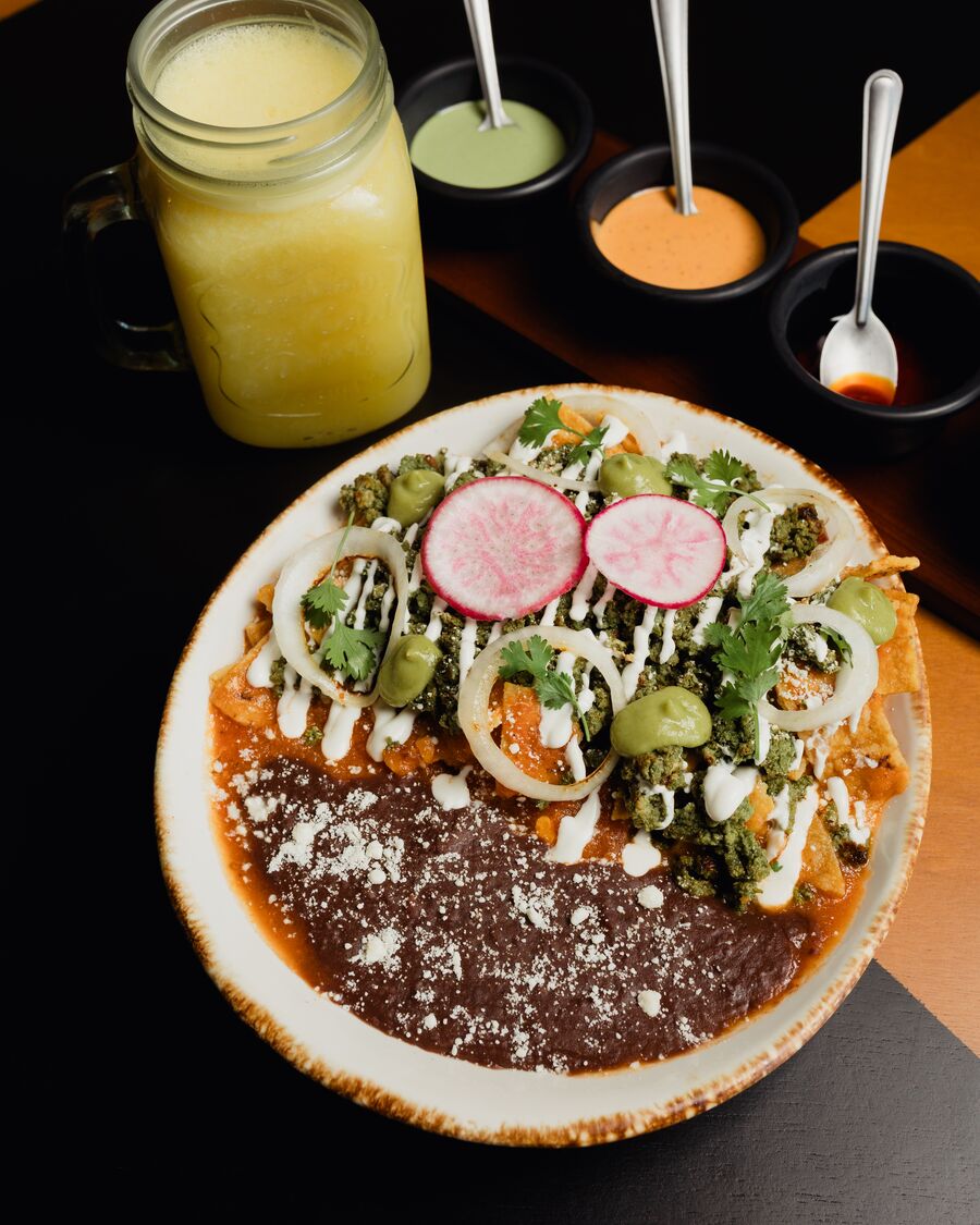 Chilaquiles motuleños · especialidad Chill-Akil